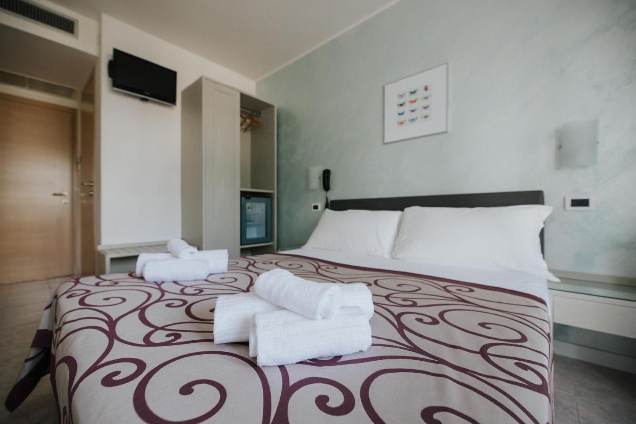 Hotel Gloria Lignano Sabbiadoro Ngoại thất bức ảnh