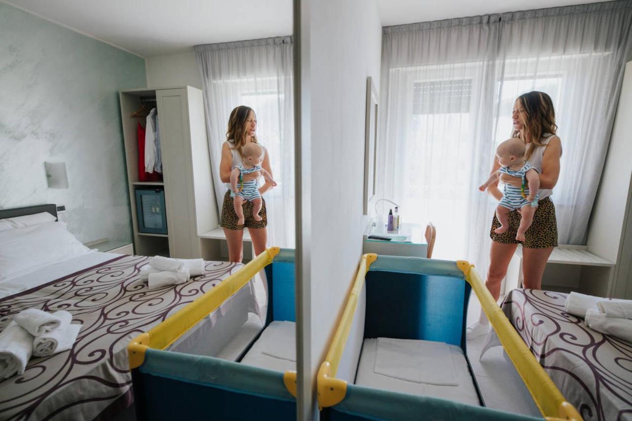 Hotel Gloria Lignano Sabbiadoro Ngoại thất bức ảnh