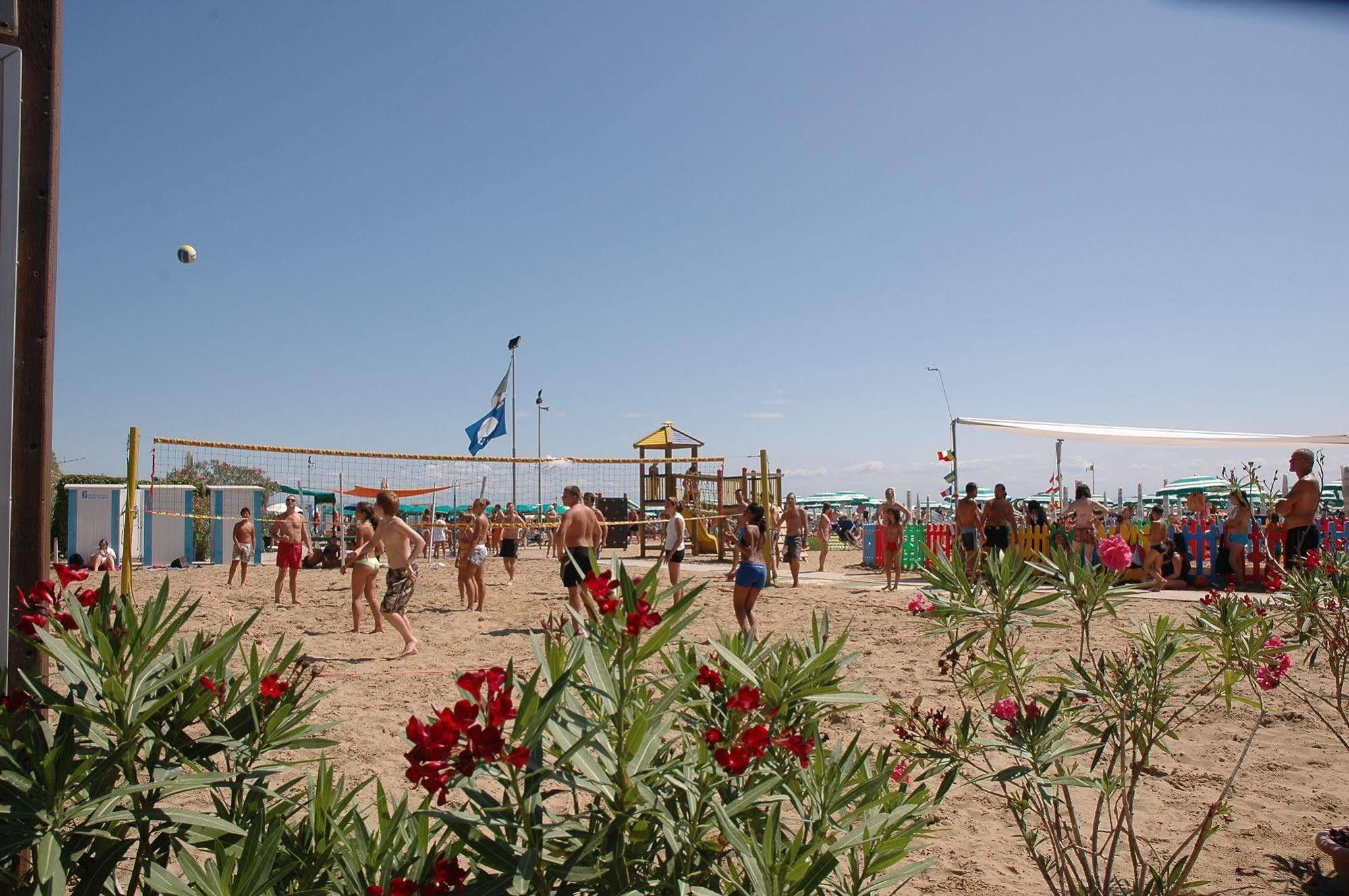 Hotel Gloria Lignano Sabbiadoro Ngoại thất bức ảnh