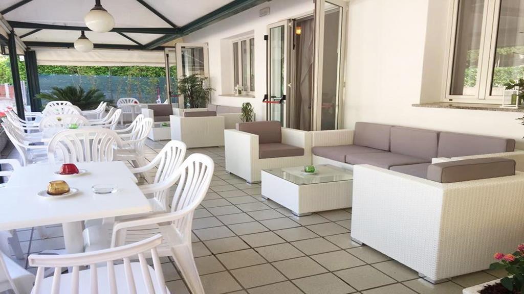 Hotel Gloria Lignano Sabbiadoro Ngoại thất bức ảnh